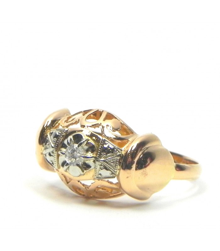 Bague années 40 en rose , platine et pierre blanche